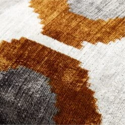 Cerco Turkish Silk Throw Pillow With Feather-Down Insert 20" -Home Store CercoTrkshSlkPllw20X20inAVSSF22