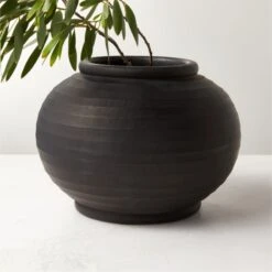 Leto Round Black Terracotta Vase 8 Leto Round Black Terracotta Vase -Home Store LetoBlackVaseROF22