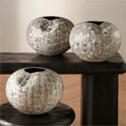 Moe Black And White Ceramic Vase 9 Moe Black And White Ceramic Vase -Home Store MoeBlackNWhiteVaseAV2SHF23