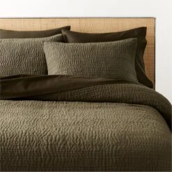Stitched Organic Cotton Sateen Dark Green Quilt And Pillow Shams