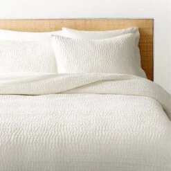 Stitched Organic Cotton Sateen Ivory Quilt And Pillow Shams