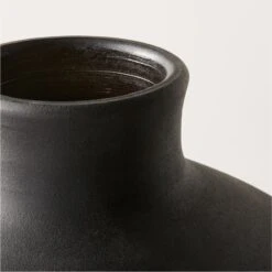 Osito Round Black Terracotta Floor Vase -Home Store OsitoBlkHandThrownVaseAV2SHF22