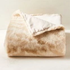 Sorrell Warm White Tiger-Print Faux Fur Throw Blanket