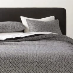 Varra Organic Cotton Jacquard Black And White Duvet Cover And Pillow Shams